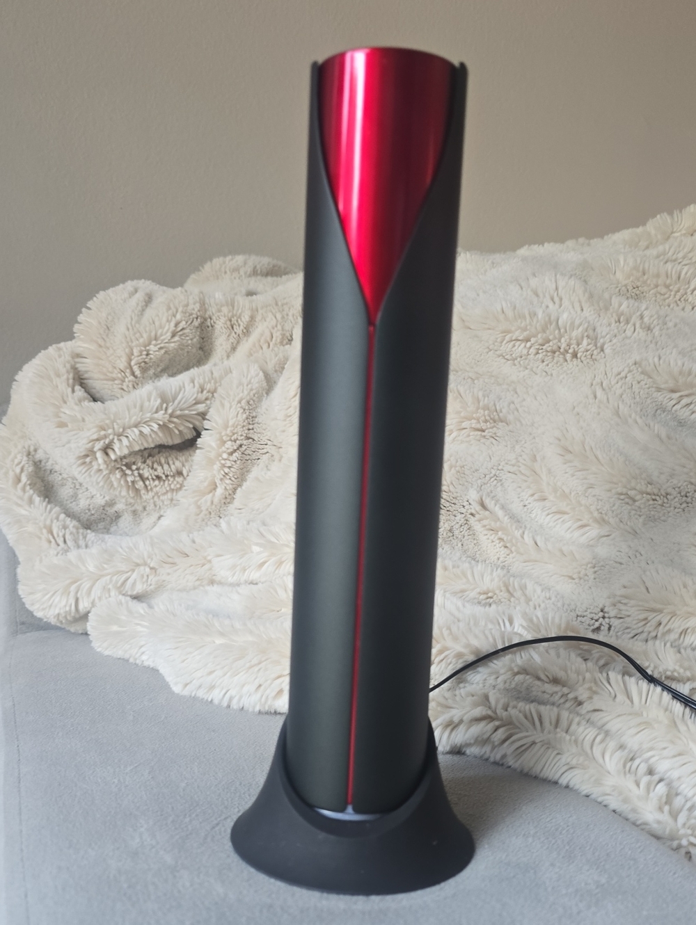Brookstone Aperto the Amazing, Button-free, Magic Wine Bottle Opener